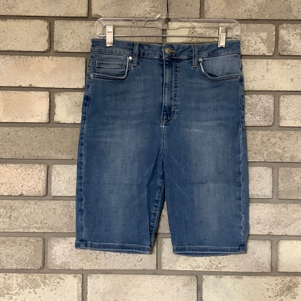 3for$20 jeans shorts size 27